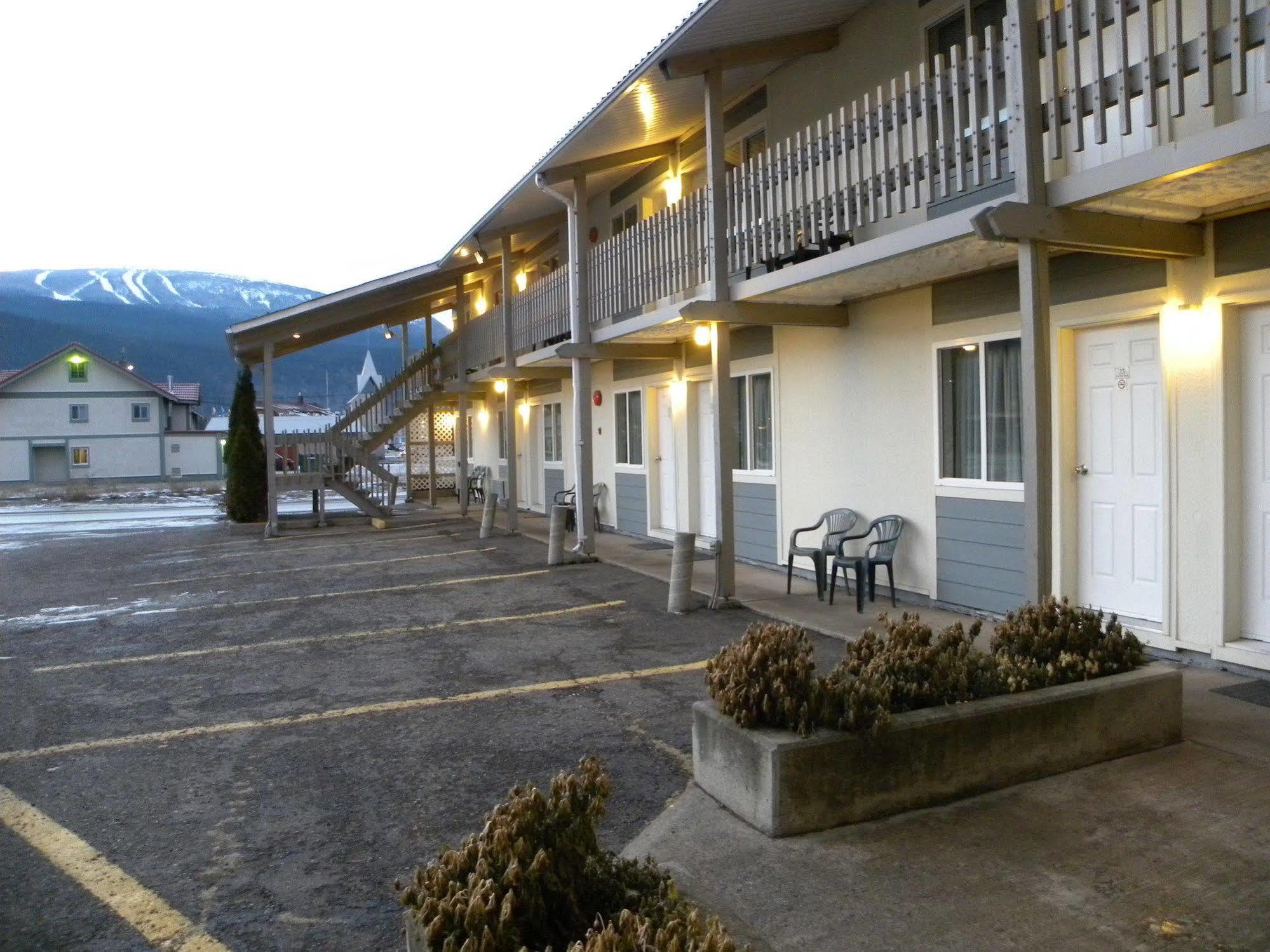 Fireweed Motel Smithers Exterior photo